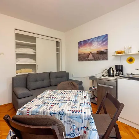 In 45033 Apartment